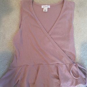 Deep V tie front tank